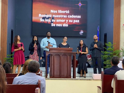 Iglesia Biblica Cristiana interior 1